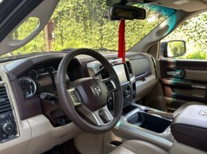 Dodge RAM 2500 Laramie Preta