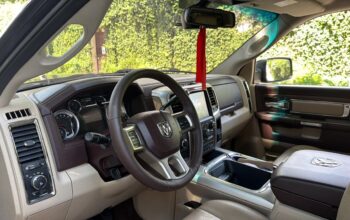 Dodge RAM 2500 Laramie Preta